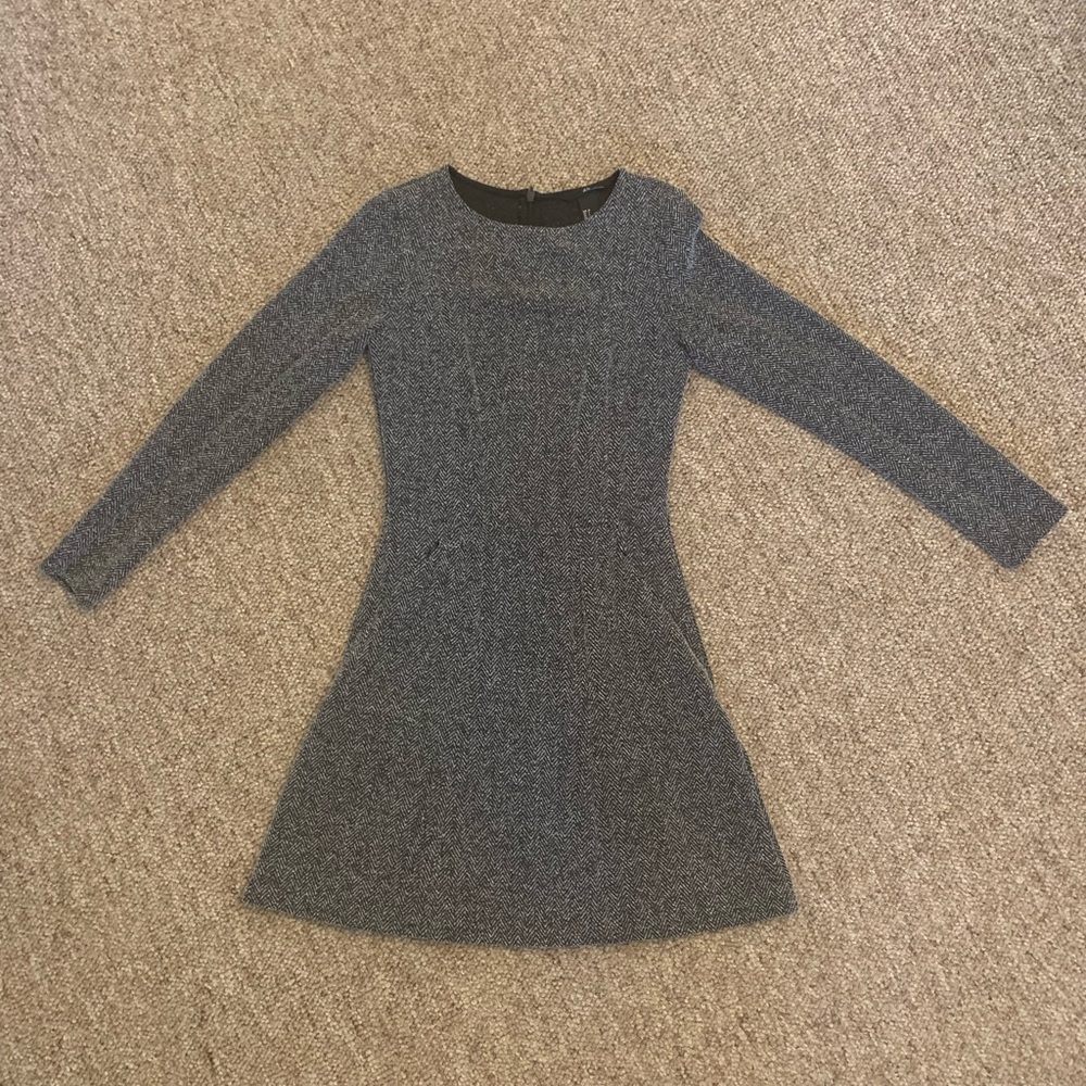 Worn once. Sz 4. H&M long sleeve herring bone material dress.
